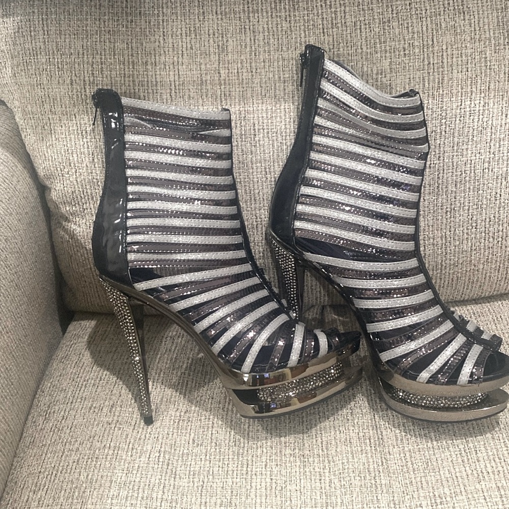 Hustler 5” platform heels.